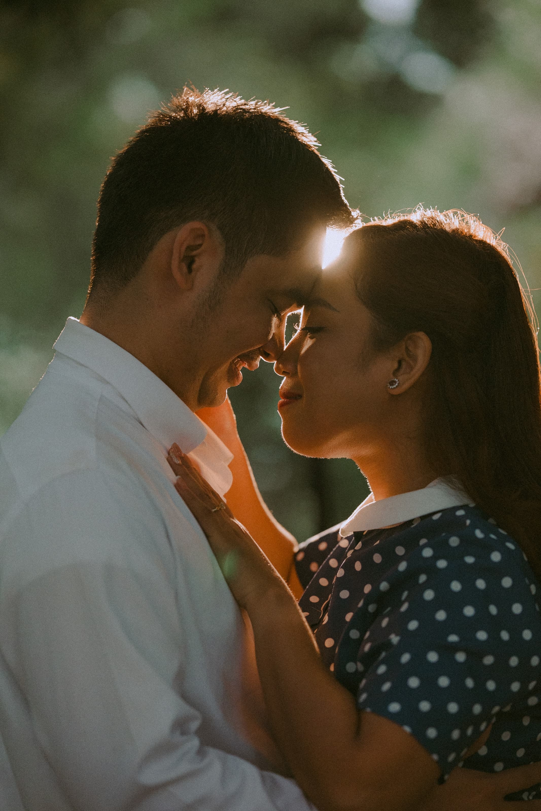 Couple portrait in the Adi and Jules portfolio invitation